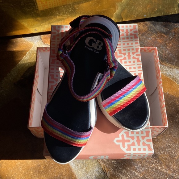 Gianni Bini Straight-Fire Rainbow 8.5 2” 🌈 - Picture 6 of 9